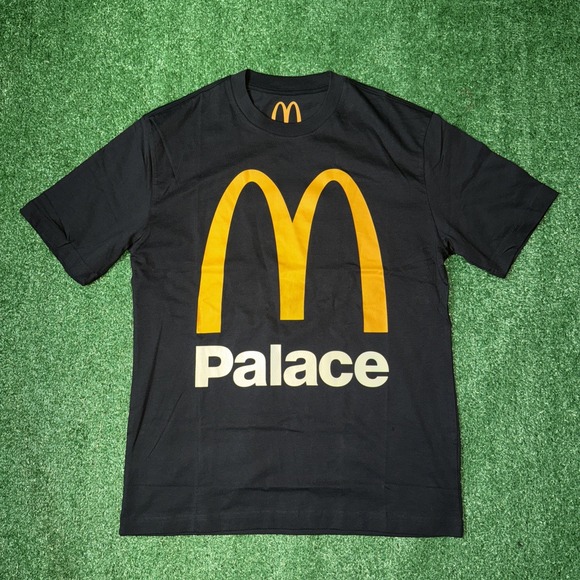 NEW Palace x McDonald's Logo T-shirt Size Medium‎ Tee - Picture 1 of 5